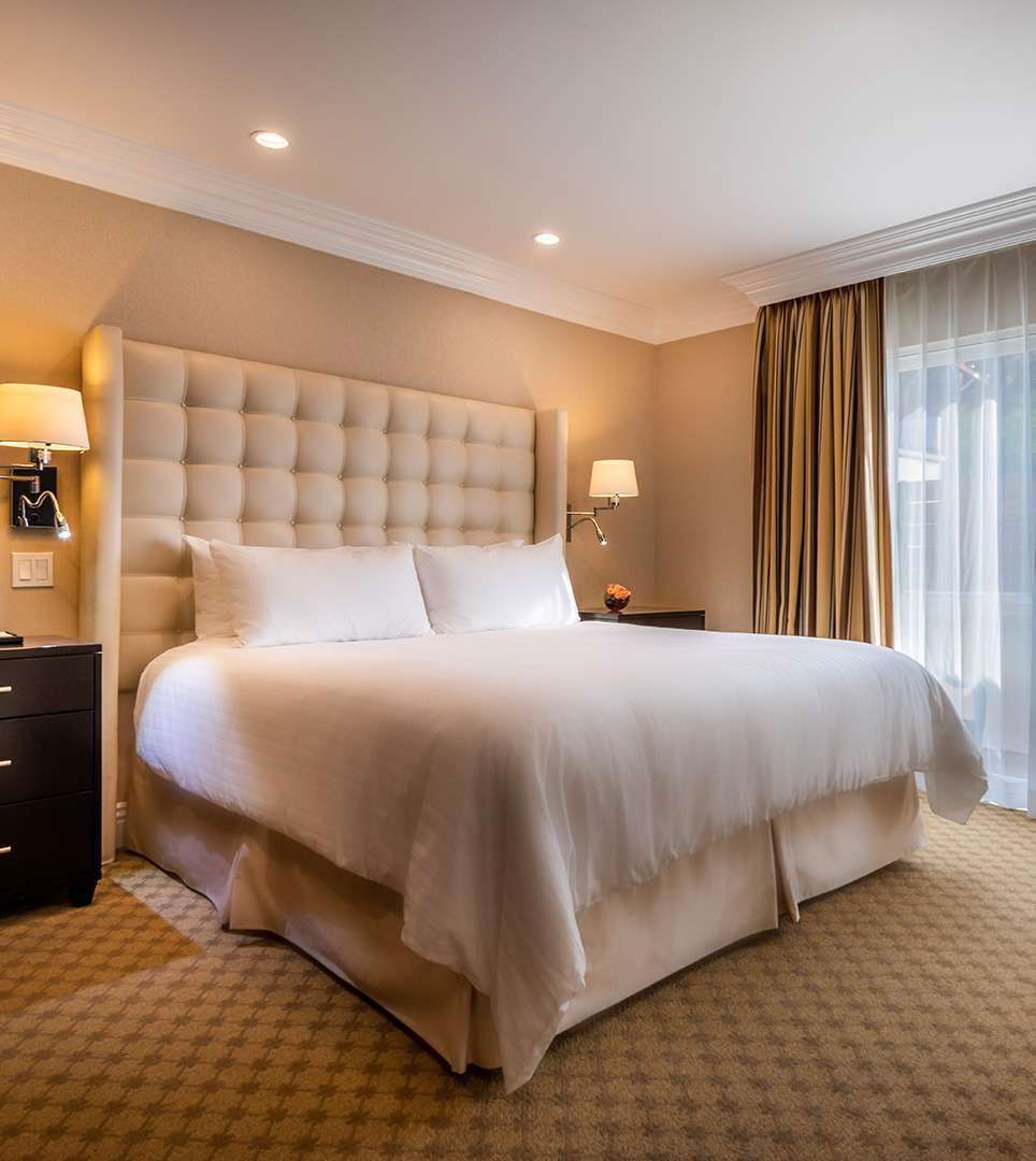 OUR COMFORTABLE AND SPACIOUS SUITES ARE IDEAL FOR BUSINESS TRAVELERS AND VACATIONING FAMILIES
