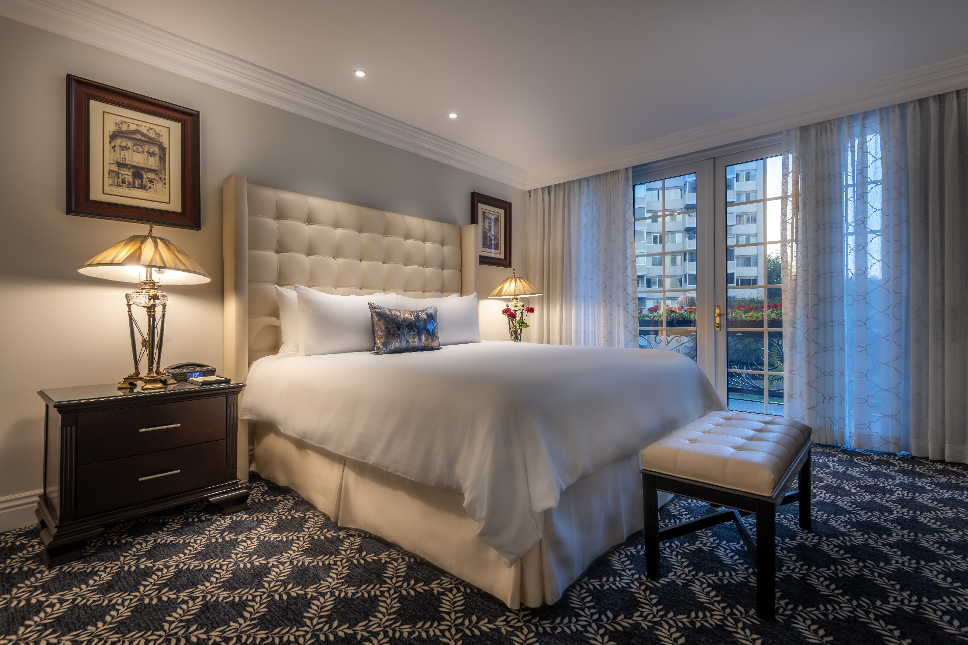 ACCESSIBLE ONE BEDROOM LUXURY SUITE KING