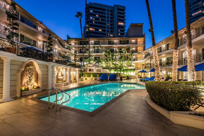 Beverly Hills Plaza Hotel & Spa - Relax In Our Outdoor Pool