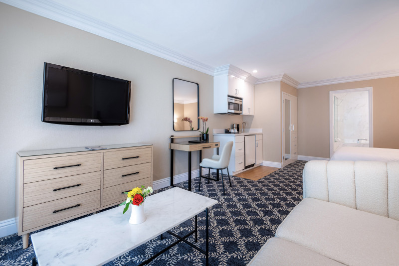 Beverly Hills Plaza Hotel & Spa - Junior Suite